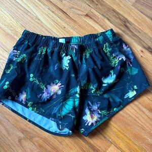 Oiselle summer breeze distance shorts - size 6 - EUC - ships free!